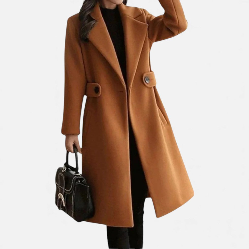 Elegant women's coat with waist belt