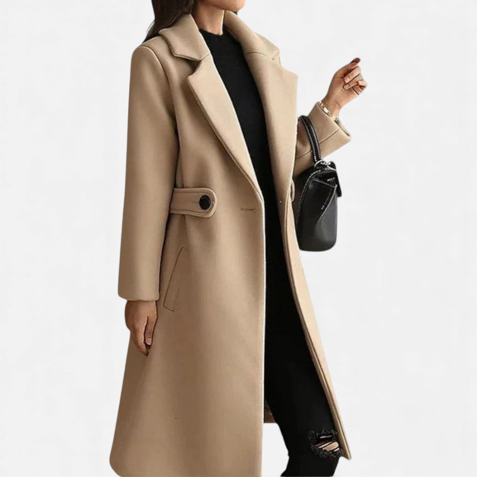 Elegant women's coat with waist belt