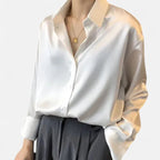 Satinbluse mit Knopfleiste und klassischem Kragen