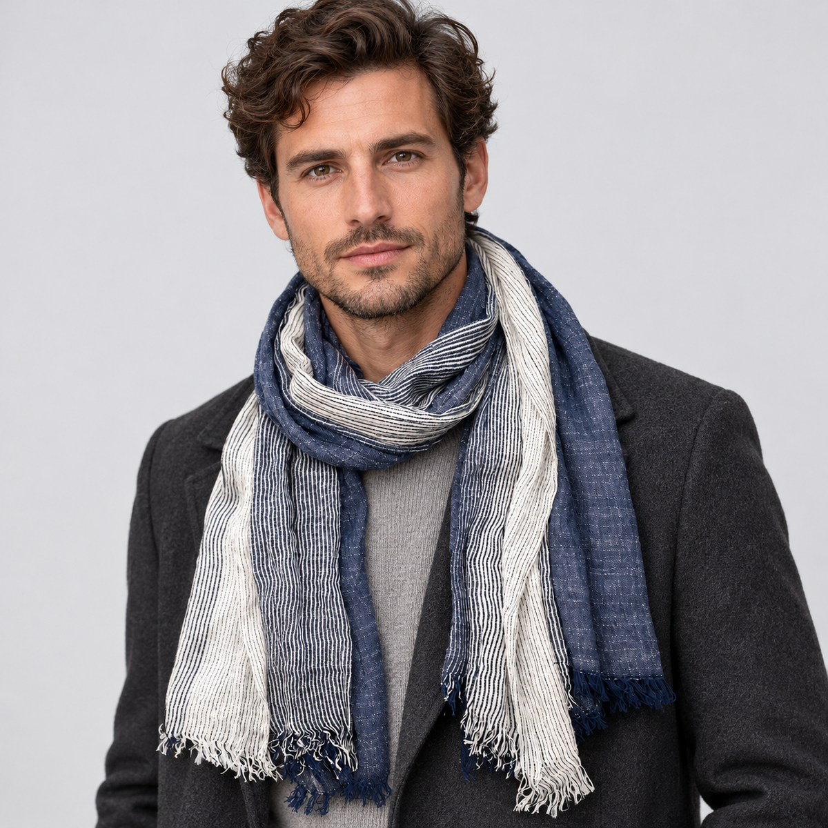 Herren Leichter Crinkle-Schal mit Farbverlauf und Fransenkante – Zweifarbiger Schal, Herbst Winter
